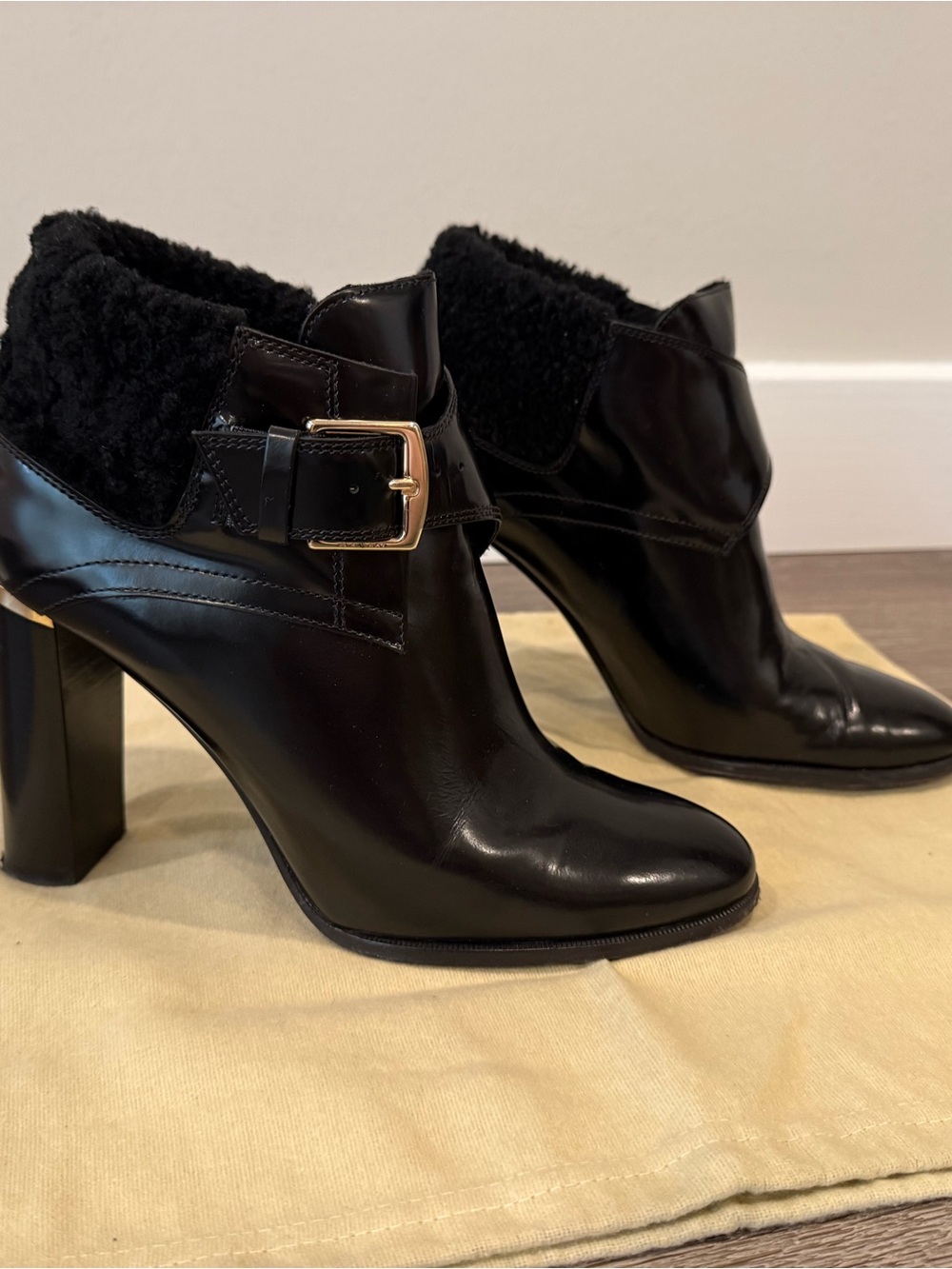 Burberry Black Leather Shearling-Cuff Buckle Ankle Booties - Picture 2 of 9